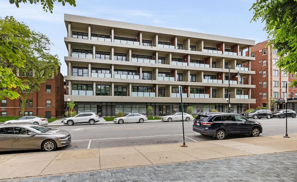 835 Lake Street