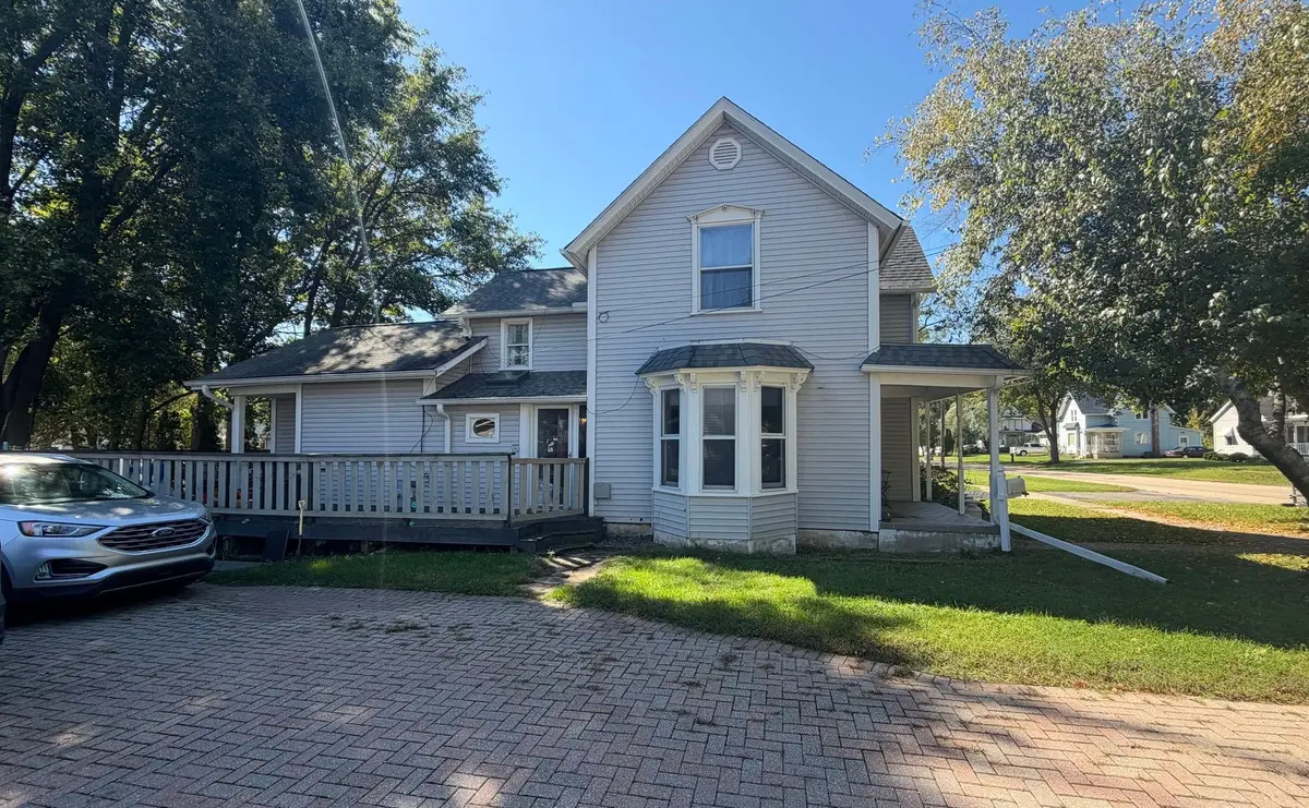 230 W Perry Street