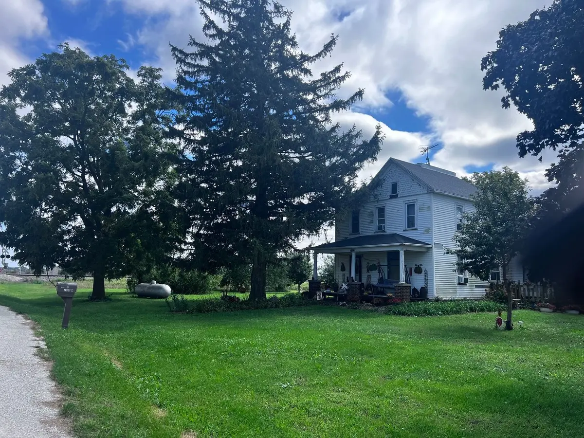 513 E 1100 North Road