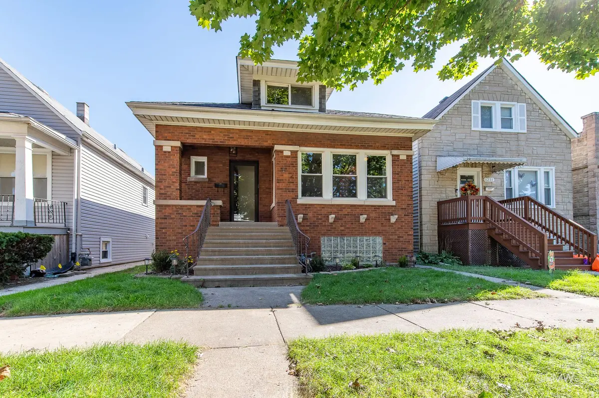 1227 Highland Avenue