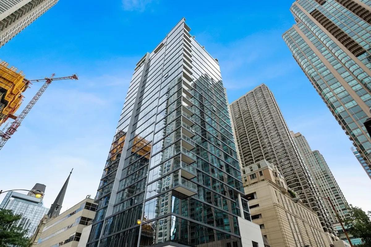 8 E Huron Street