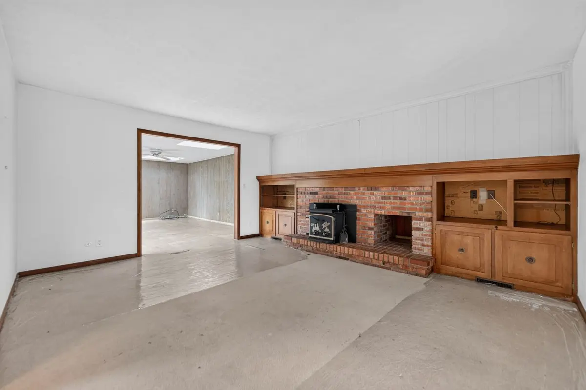 3125 SPRING LAKE Drive