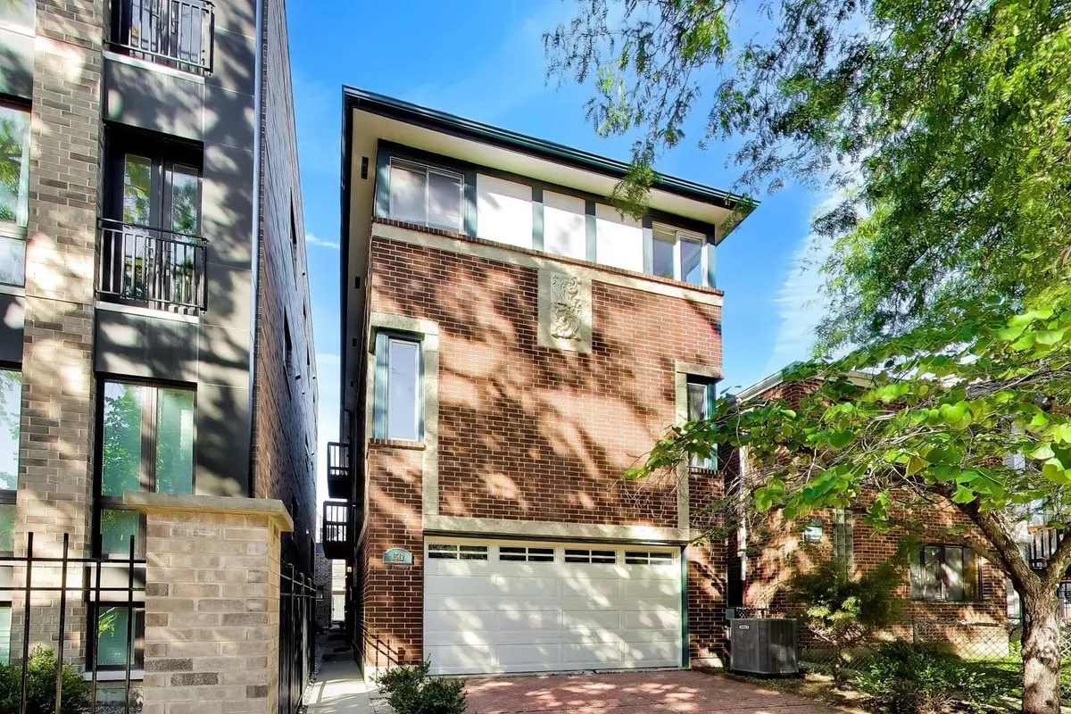 1512 W Diversey Parkway