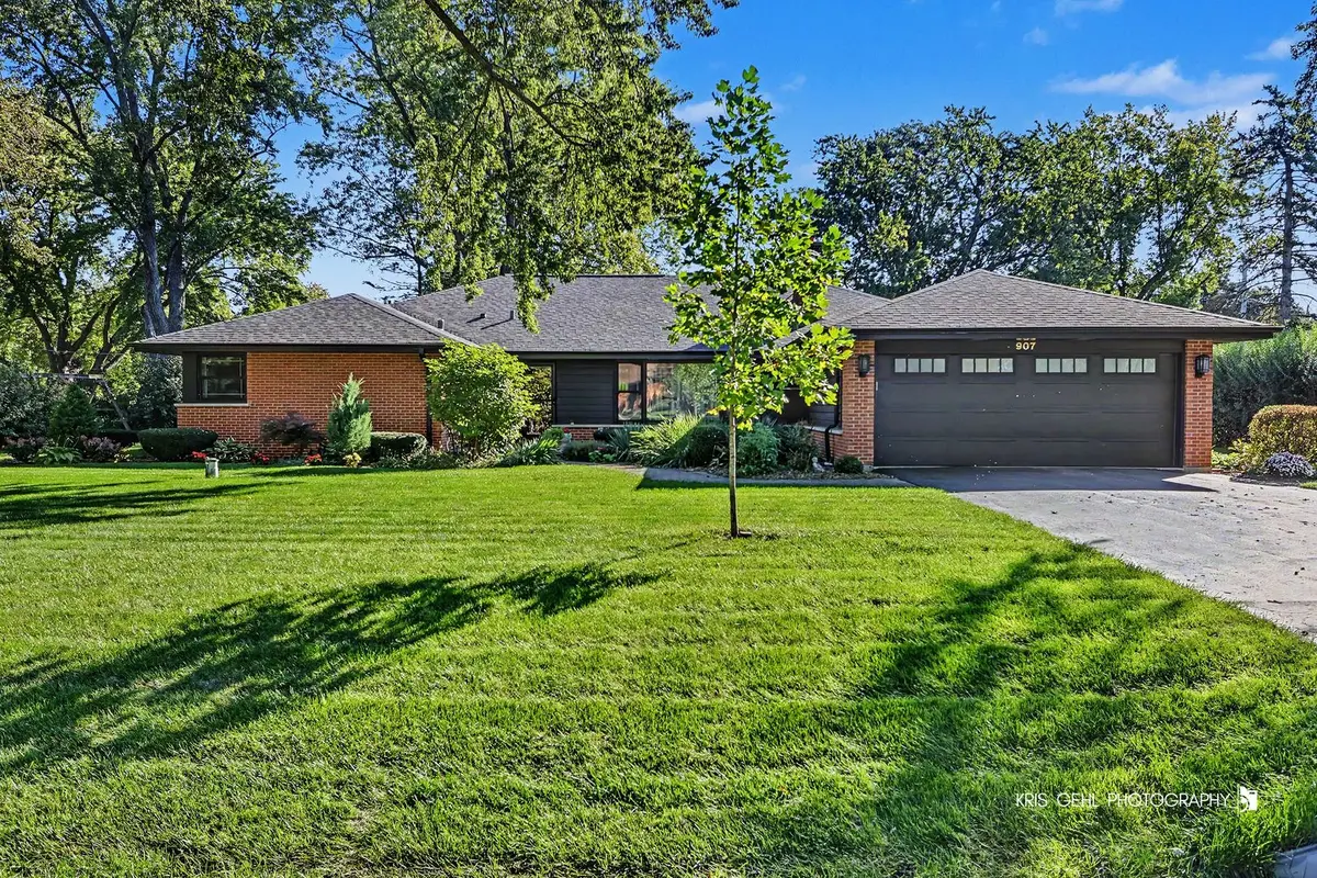 907 Sherwood Drive
