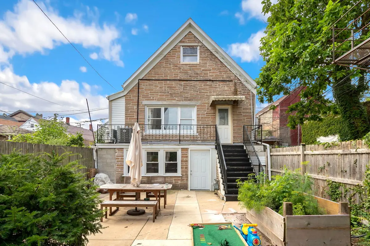941 W 32nd Street