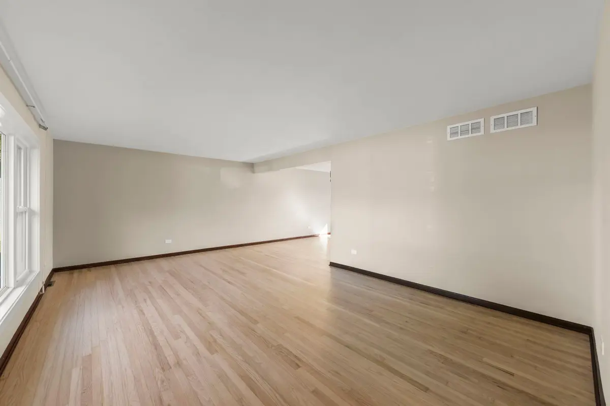 609 Honey Locust Lane
