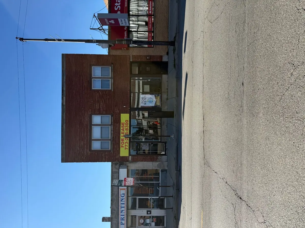 5221 W BELMONT Avenue