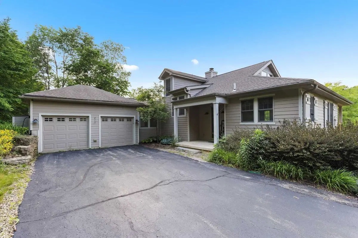 33 Sugarcreek Trail