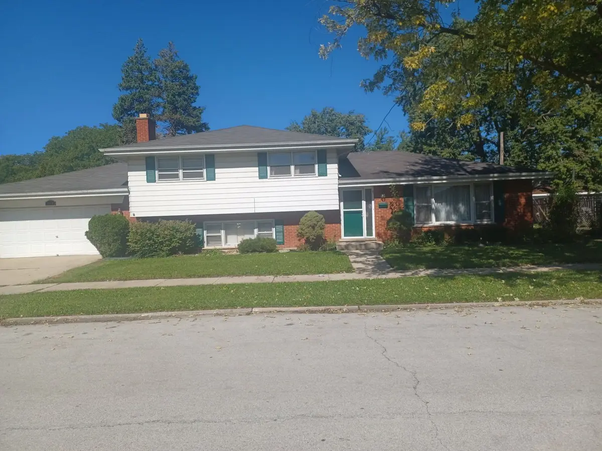 742 E 168th Place