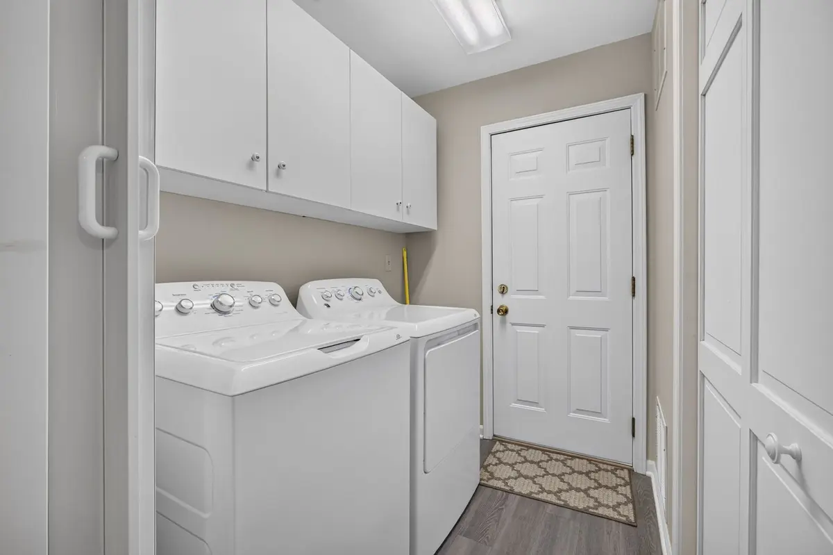 9 Meadow Trail W