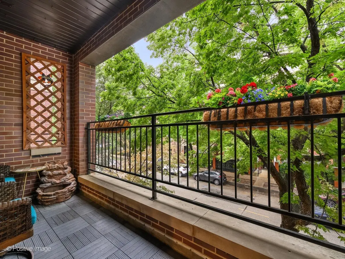 847 W Diversey Parkway