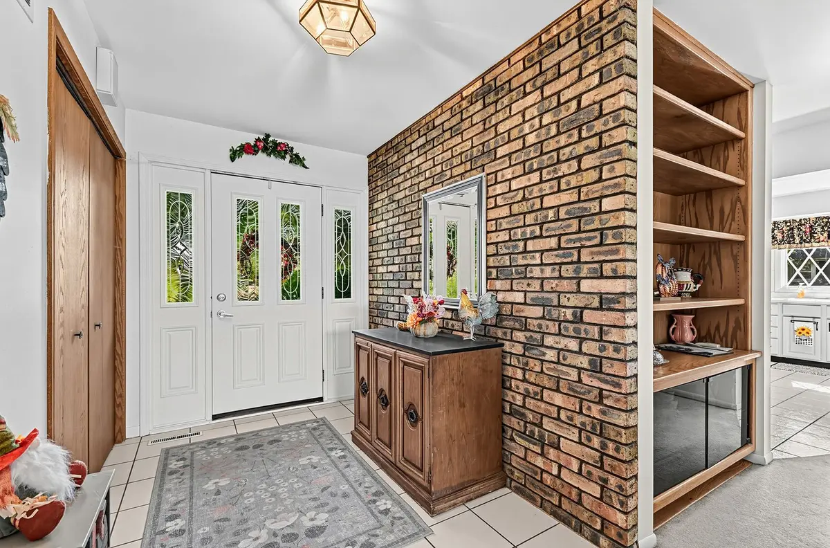 25012 W Mary Lane