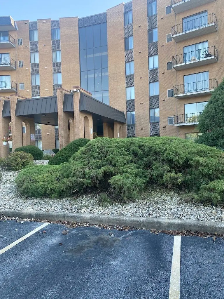 900 W Sunset Drive
