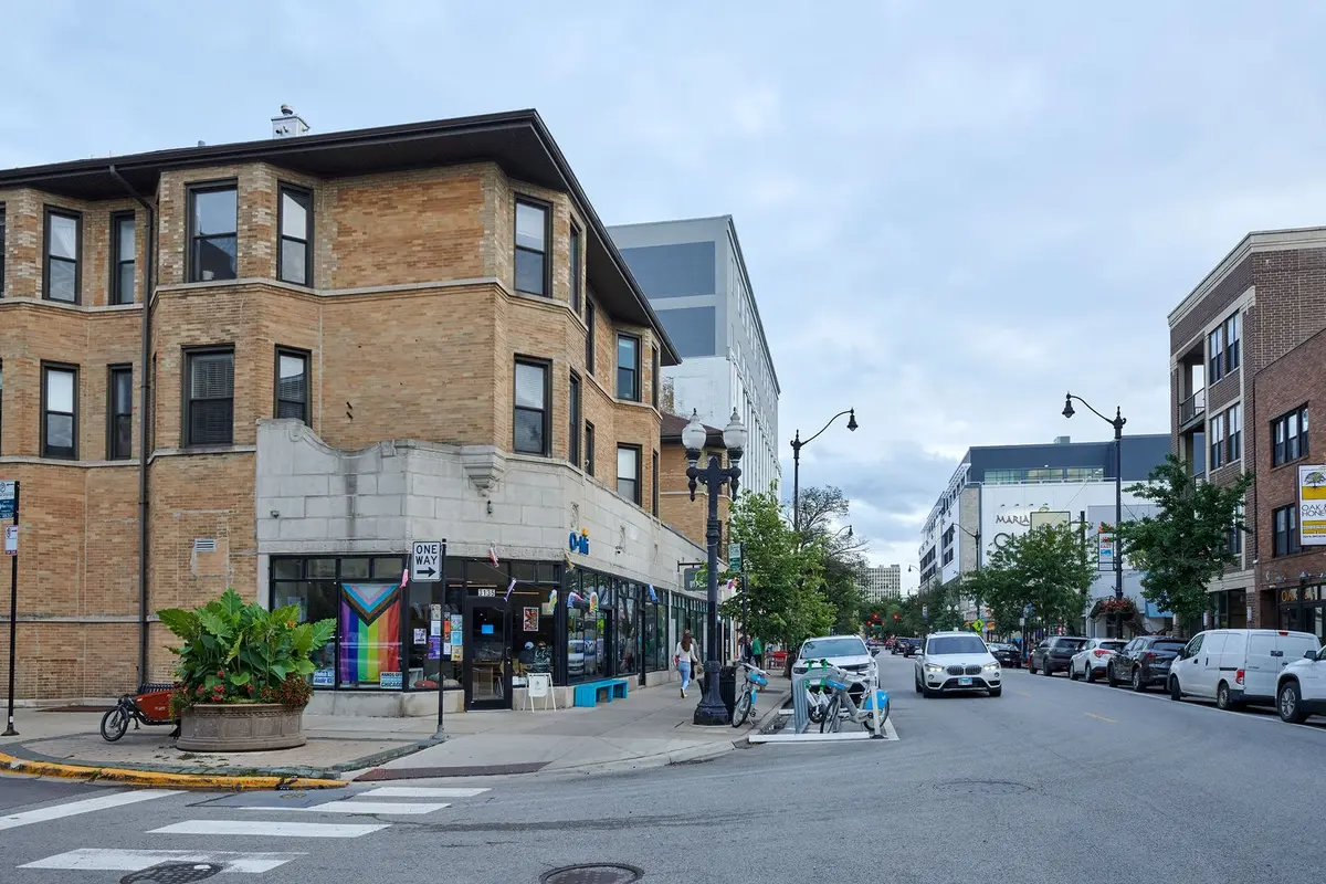 3125-35 N Broadway Avenue