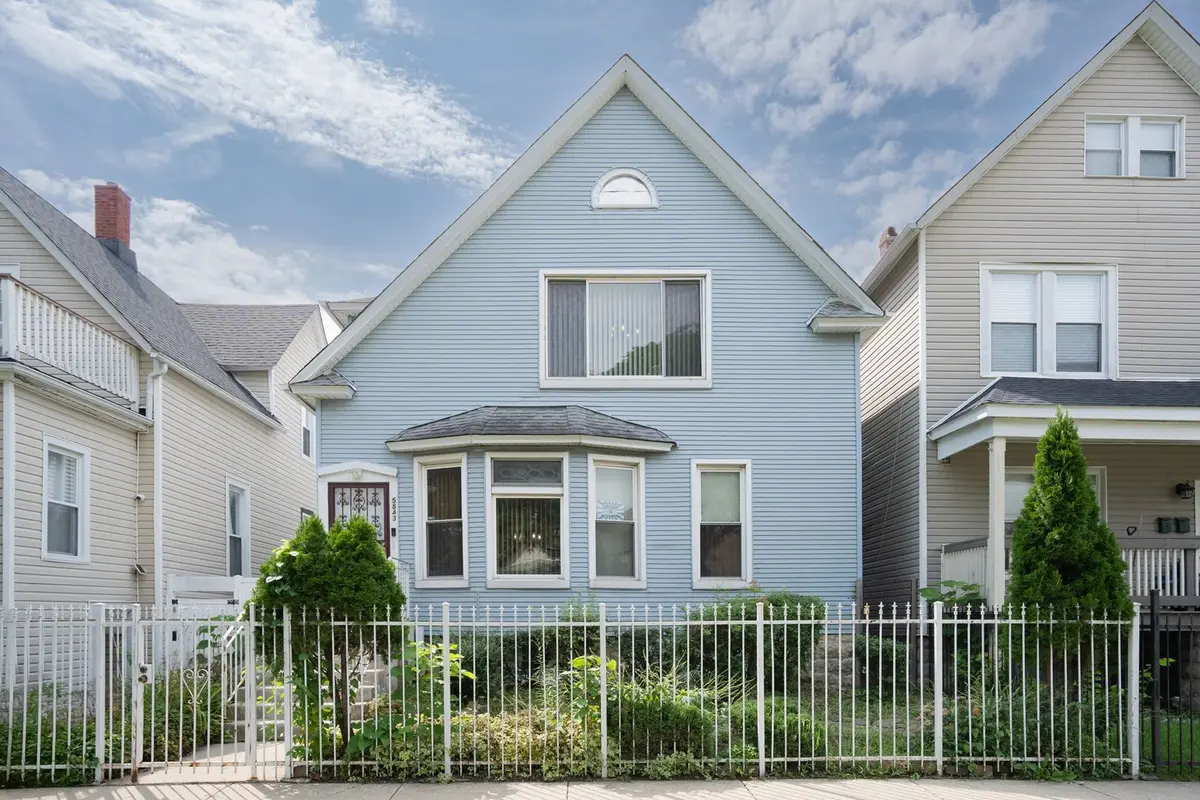 5843 W Iowa Street