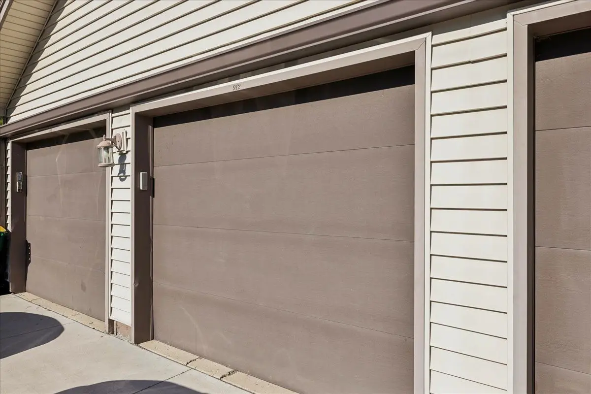 912 Stradford Circle