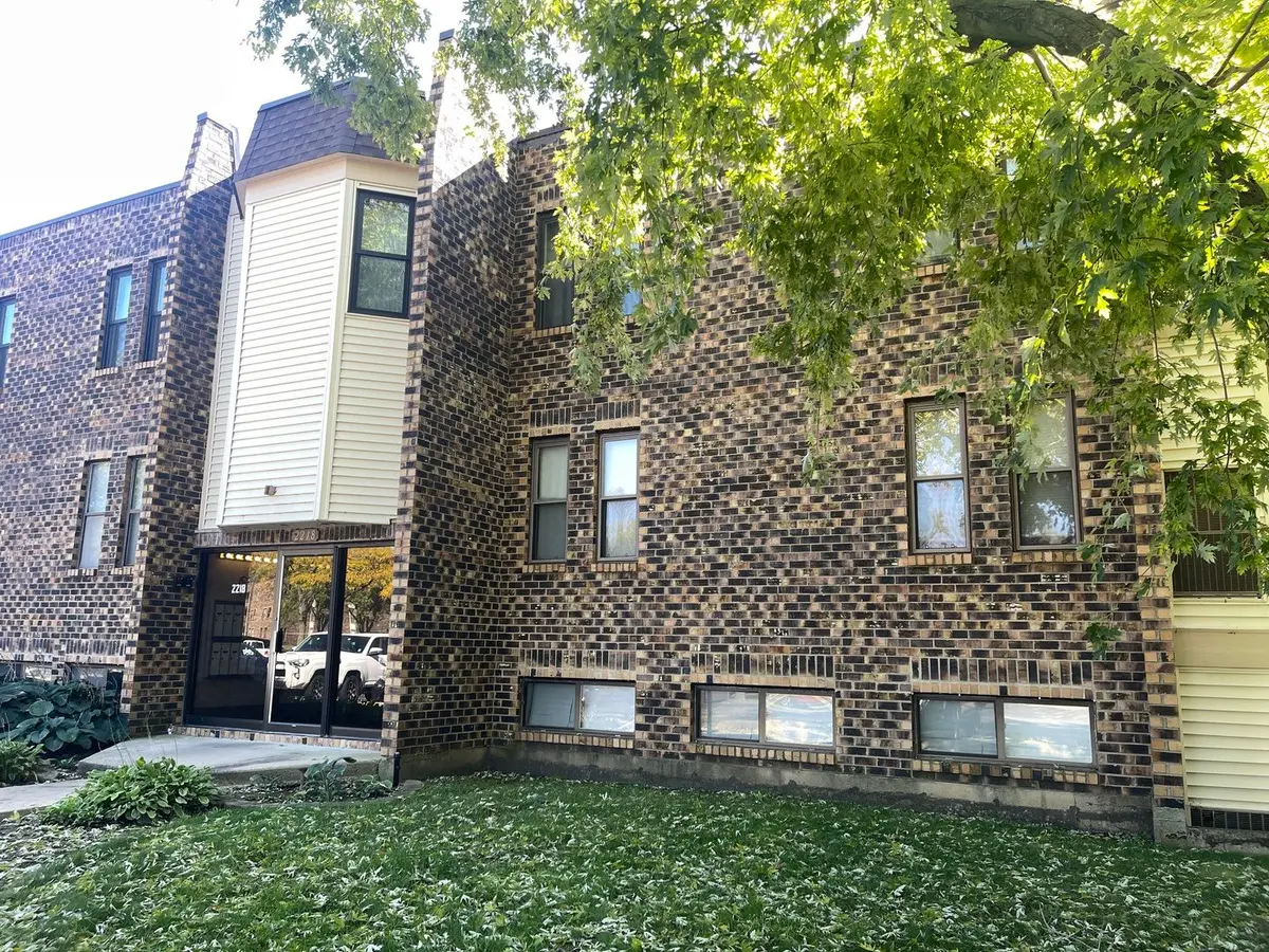 2218 Country Club Drive