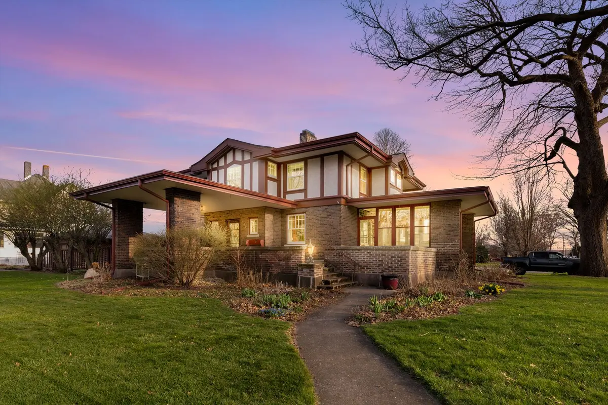 205 E Lincoln Avenue