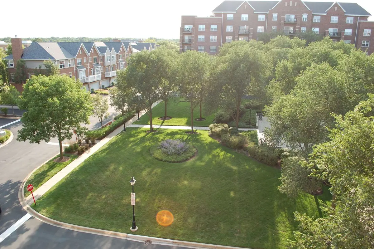 410 W Mahogany Court