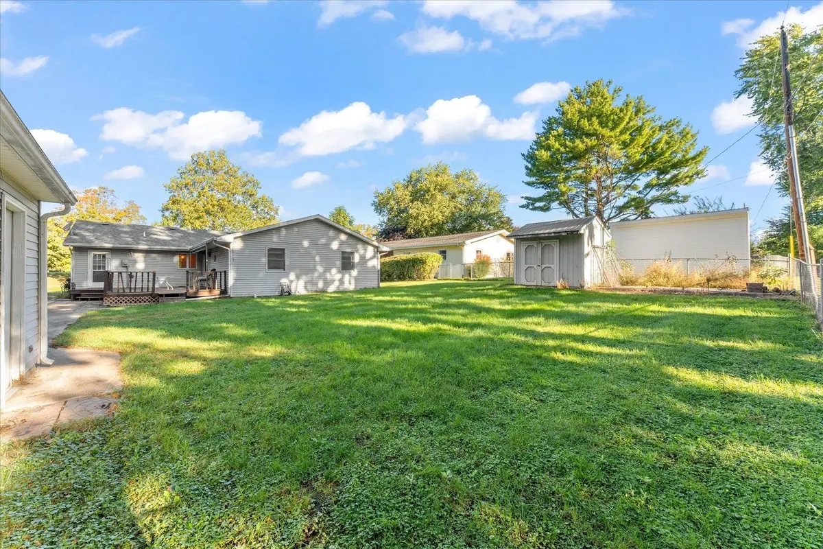608 N Lake Of The Woods Road
