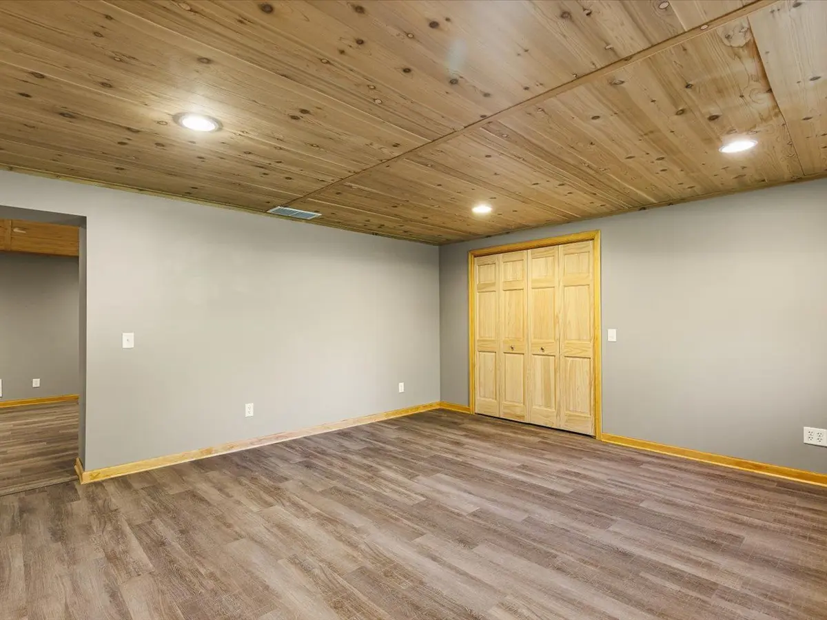7284 Oak Drive