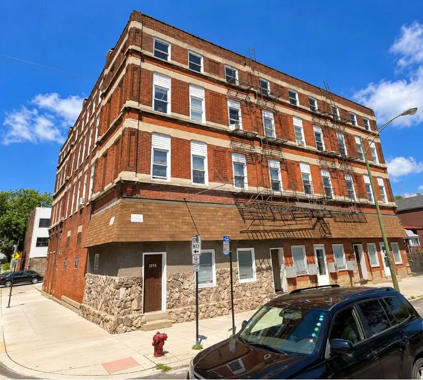 3252-56 S Wallace Street