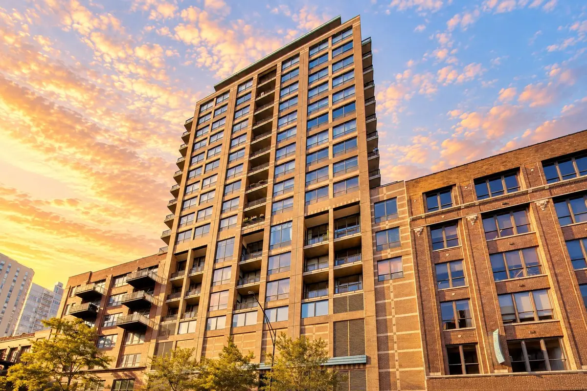 400 W ONTARIO Street