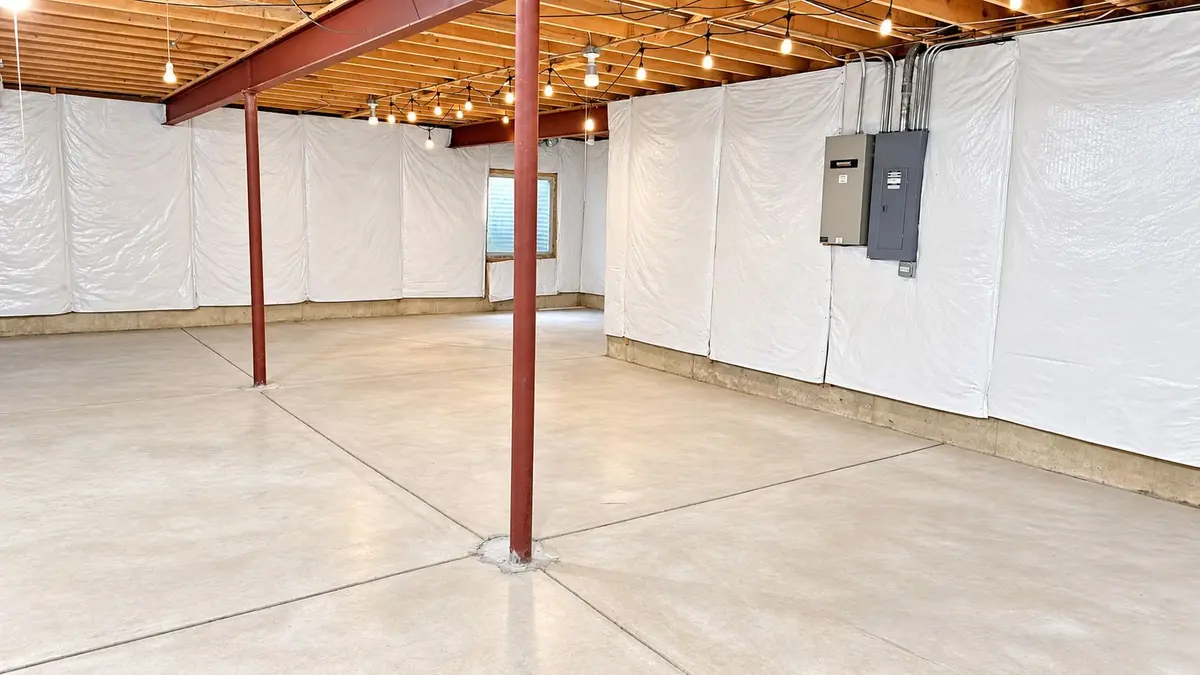 21100 Eugene Siegel Court
