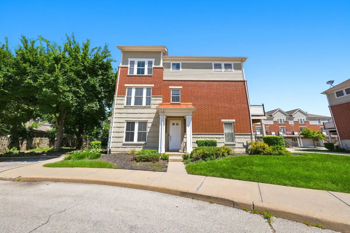 2112 S Crambourne Way