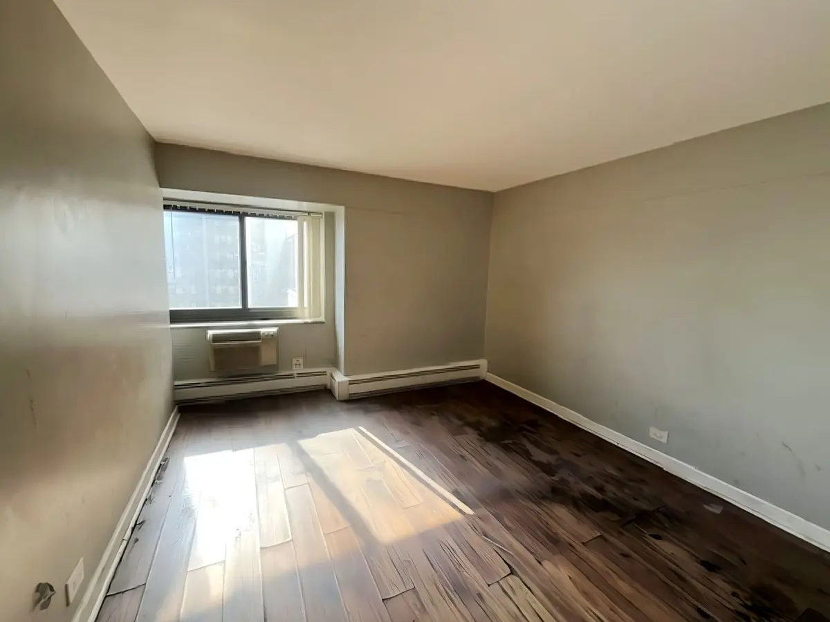 7337 S South Shore Drive