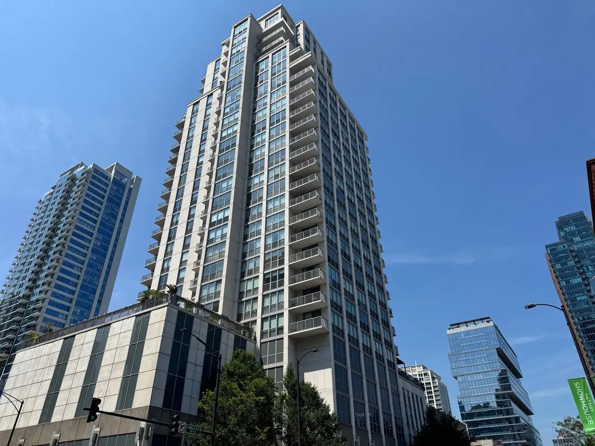 200 W Grand Avenue