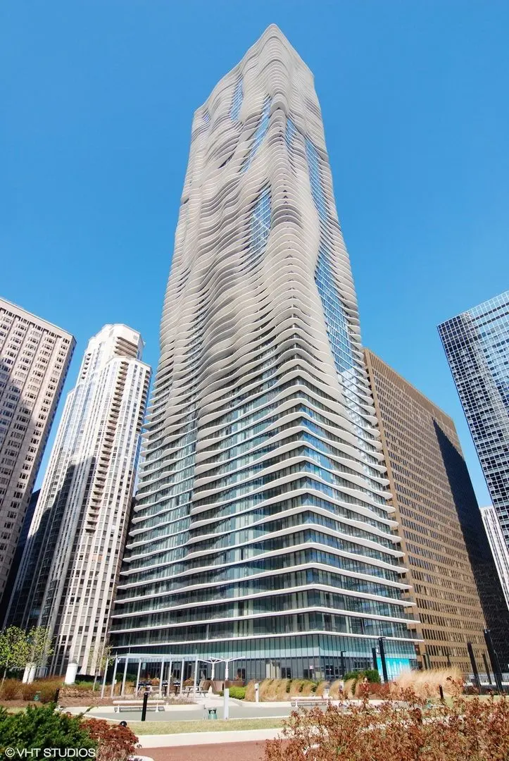 225 N Columbus Drive