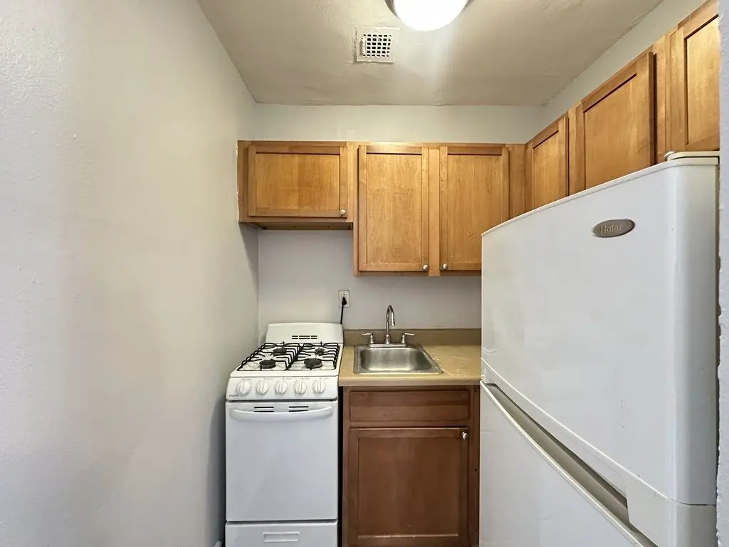 661 W Sheridan Road