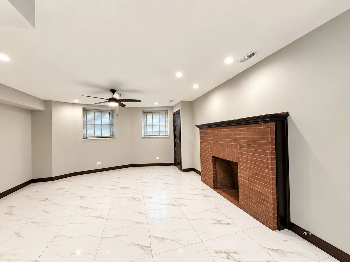 442 E 48th Street