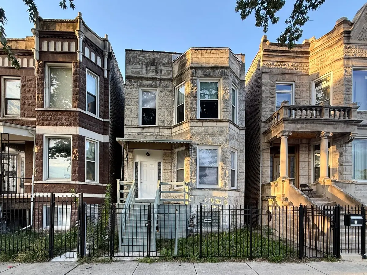 4038 W Congress Parkway