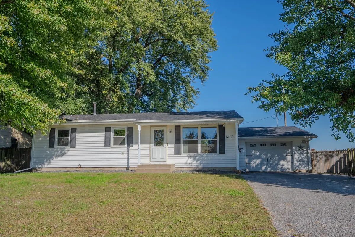 1217 Main Ave Court