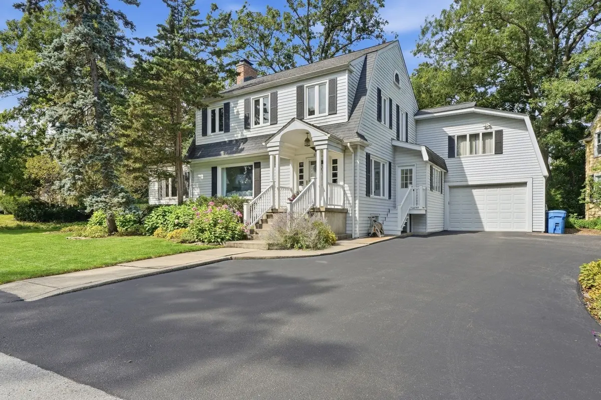 689 Dunbar Terrace