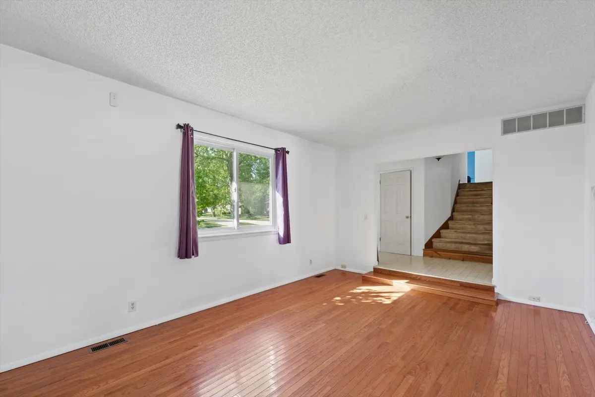 2006 Clover Court E