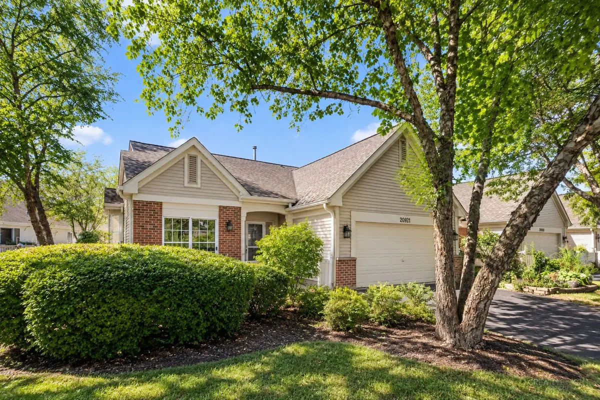 20921 W BLOSSOM Lane