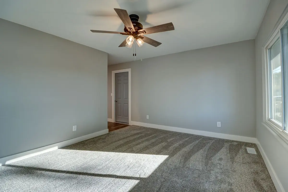 415 W 5th Street