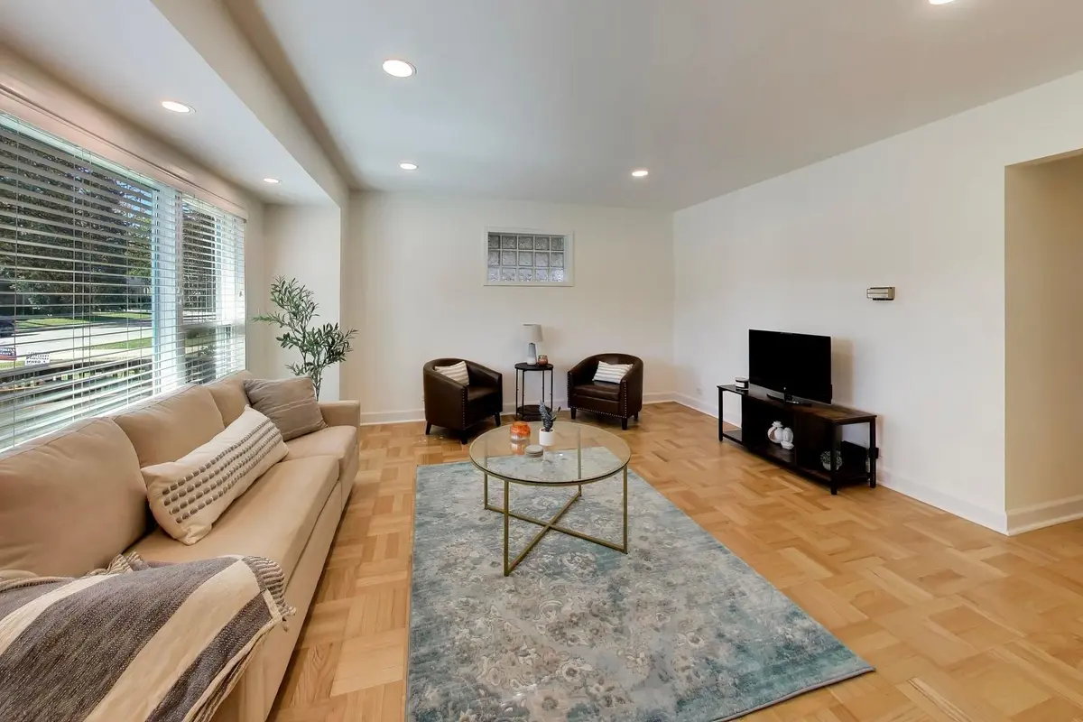7510 W Jonquil Terrace