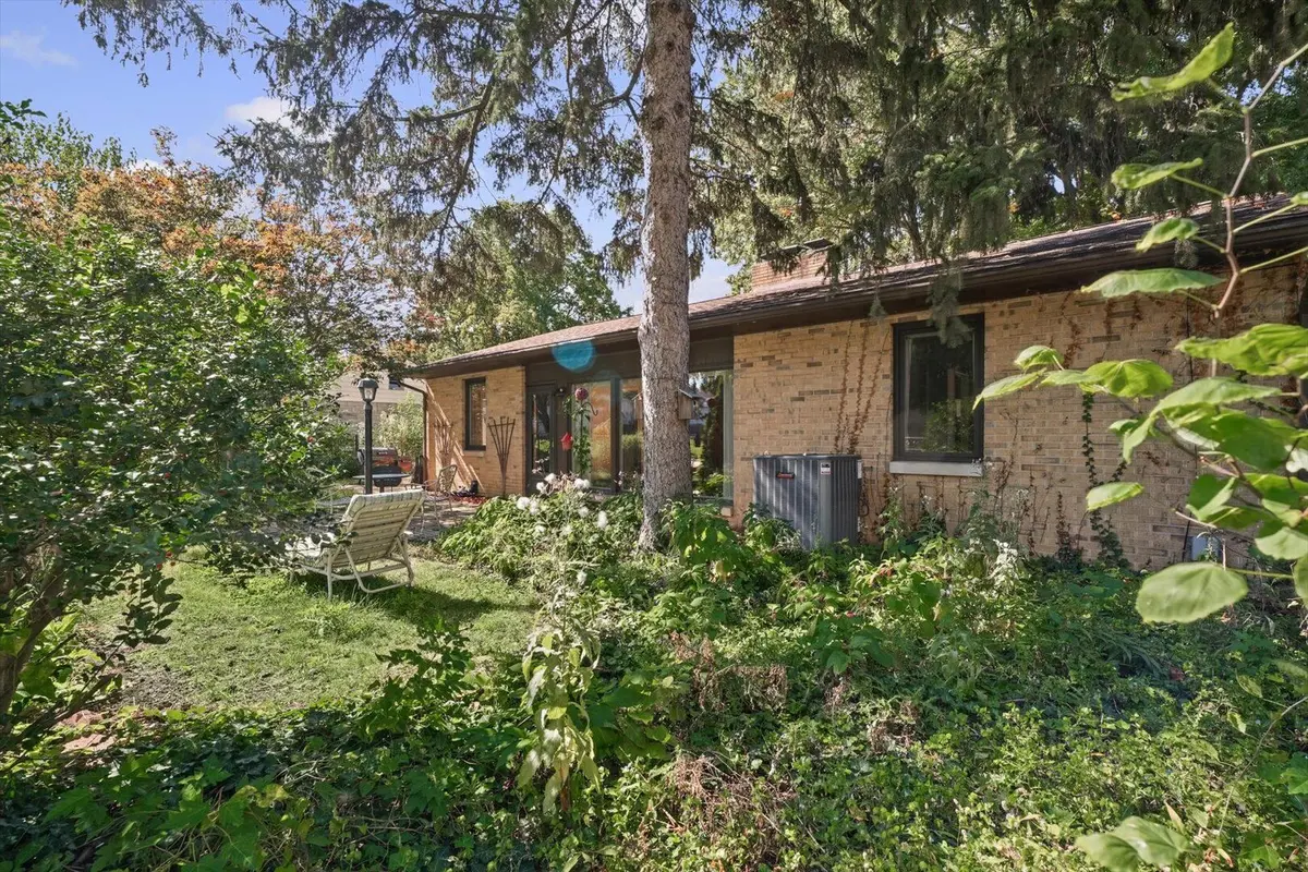 608 S DRAPER Avenue