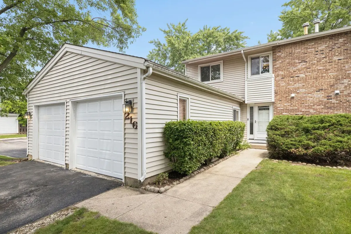 216 Douglass Way