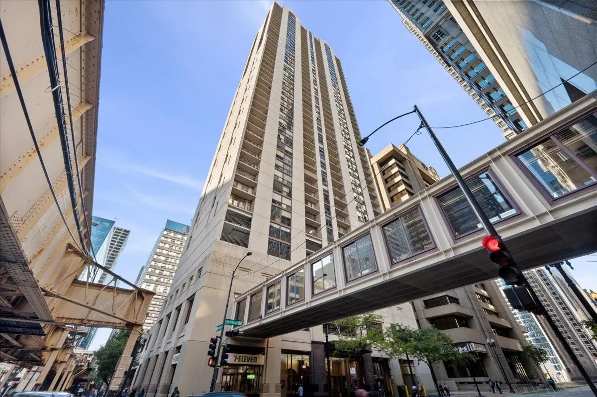 200 N Dearborn Street