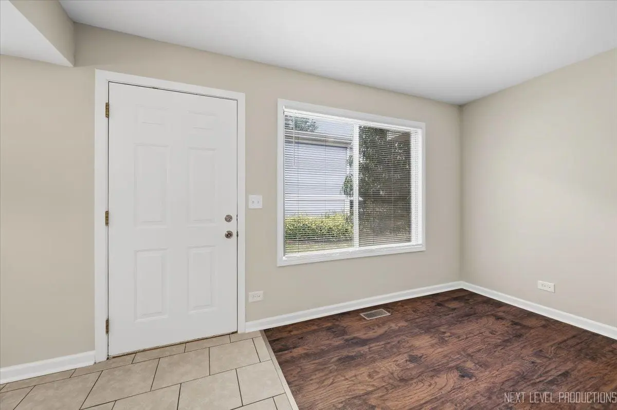 2s759 Winchester Circle