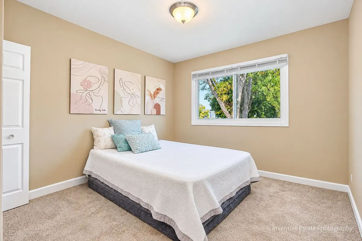 1642 Trafalgar Lane