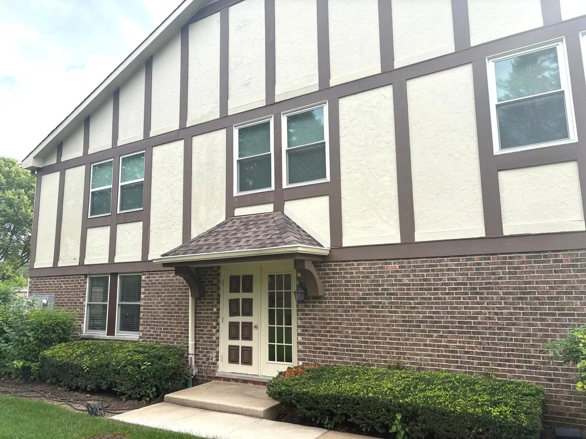 140 W Golf Road