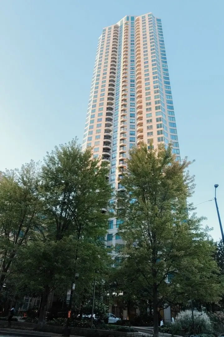 400 N LaSalle Boulevard