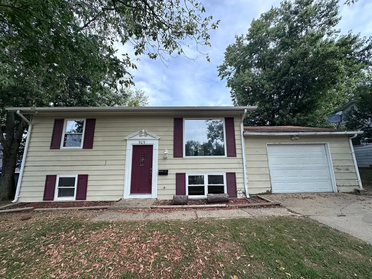 909 Sunset Ridge