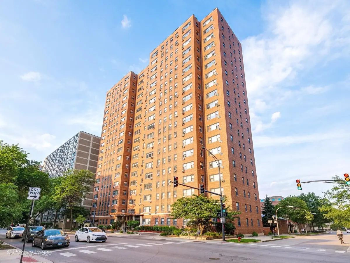 2909 N Sheridan Road